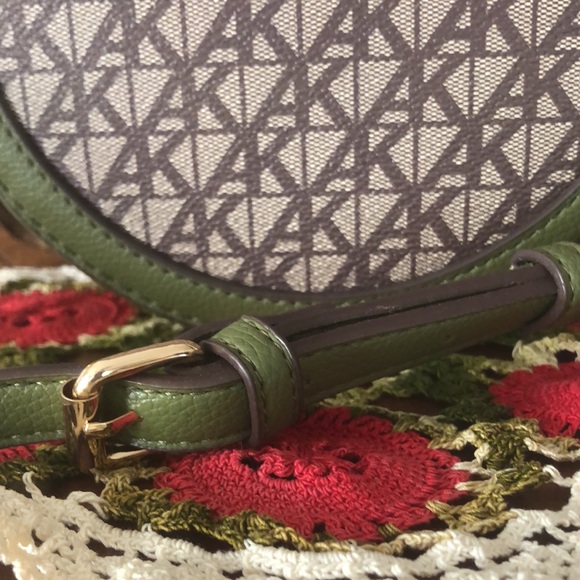 NWT Anne Klein Convertible Crossbody - Picture 6 of 9